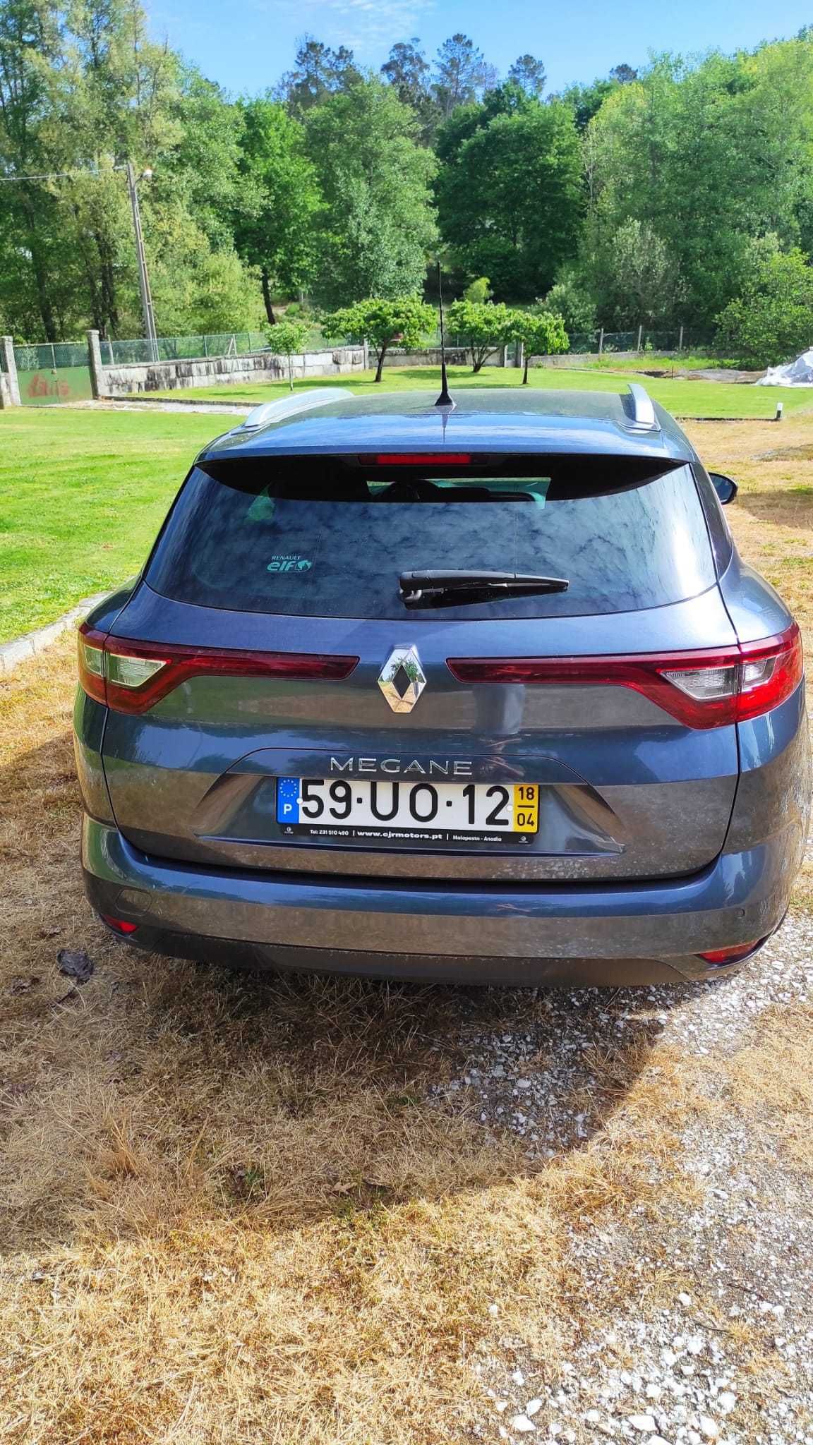 Renault Mégane impecável, económico e com poucos quilômetros.