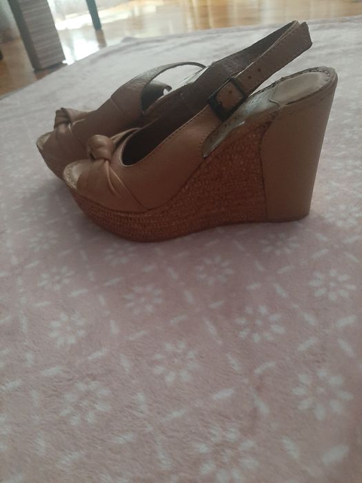 Buty na koturnie Lasocki. 37