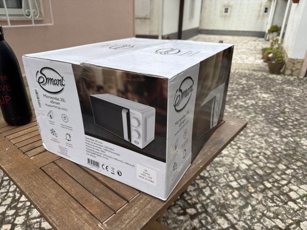 Microondas novo 20L