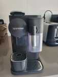 Máquina de Café DELONGHI Nespresso Lattissima One