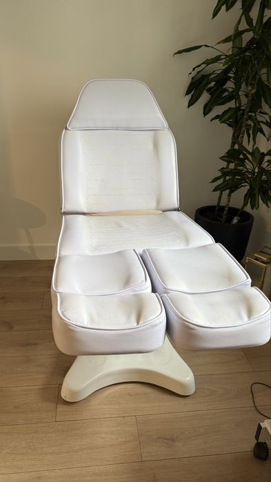 Fotel podologiczno- kosmetyczny sprzedam