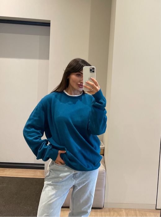 Дуже красивий брендовий светр L/Onesize