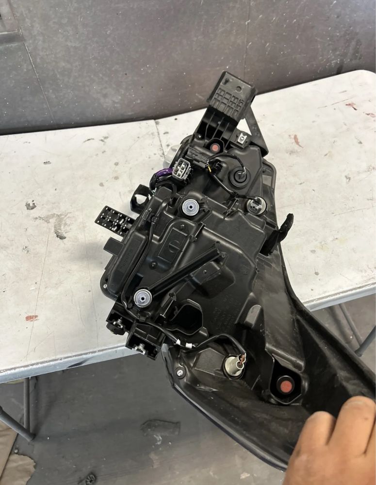 Фара права Subaru Forester sk 2023 84002SJ640