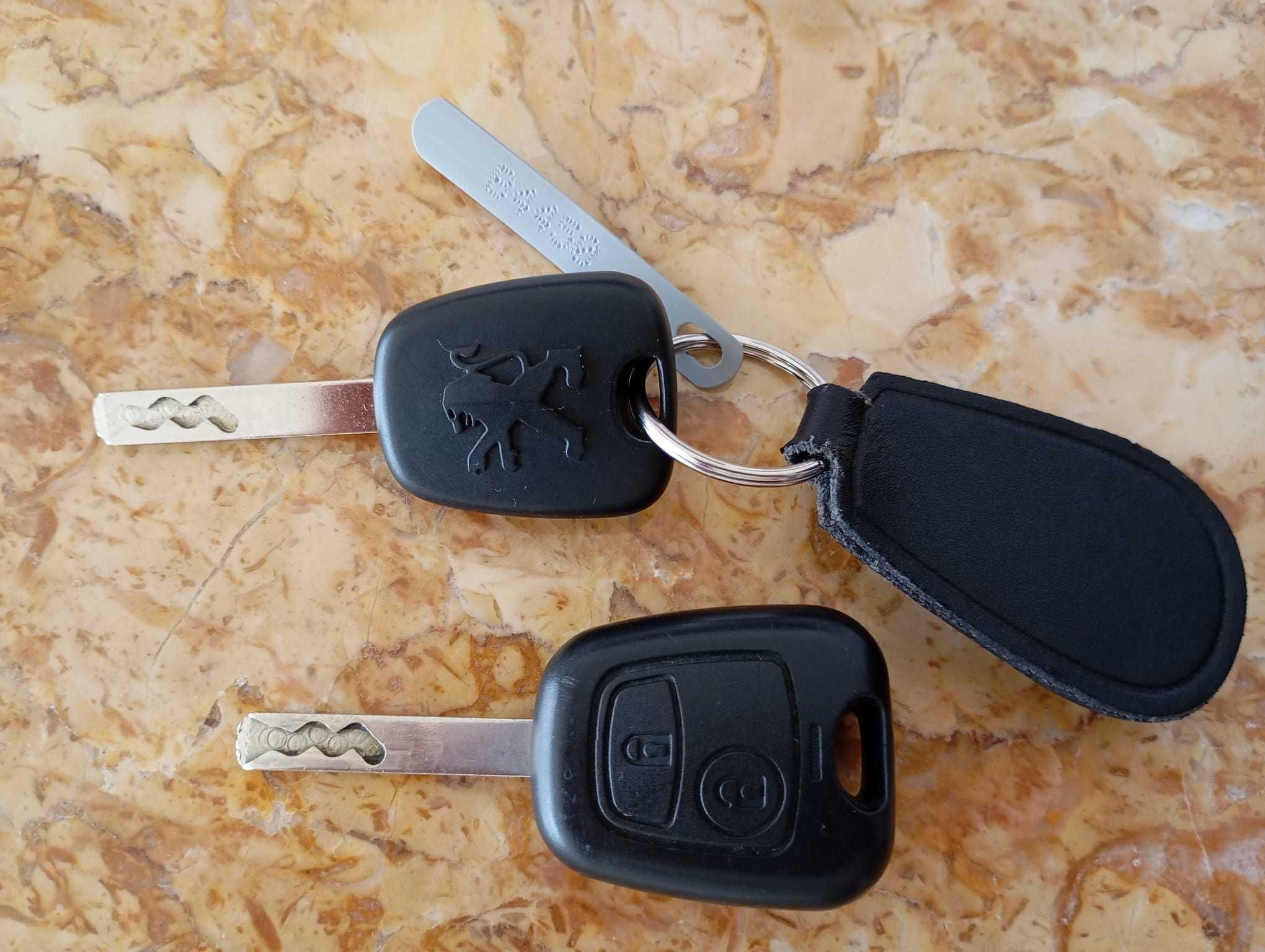 Peugeot 107 com Ar Condicionado - P/ VENDER ATÉ SEGUNDA-FEIRA POR 5200