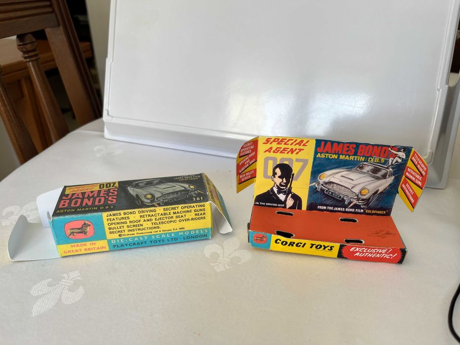 Caixa de reprodução (empty reprobox) 261 Corgi Toys - Aston Martin 007