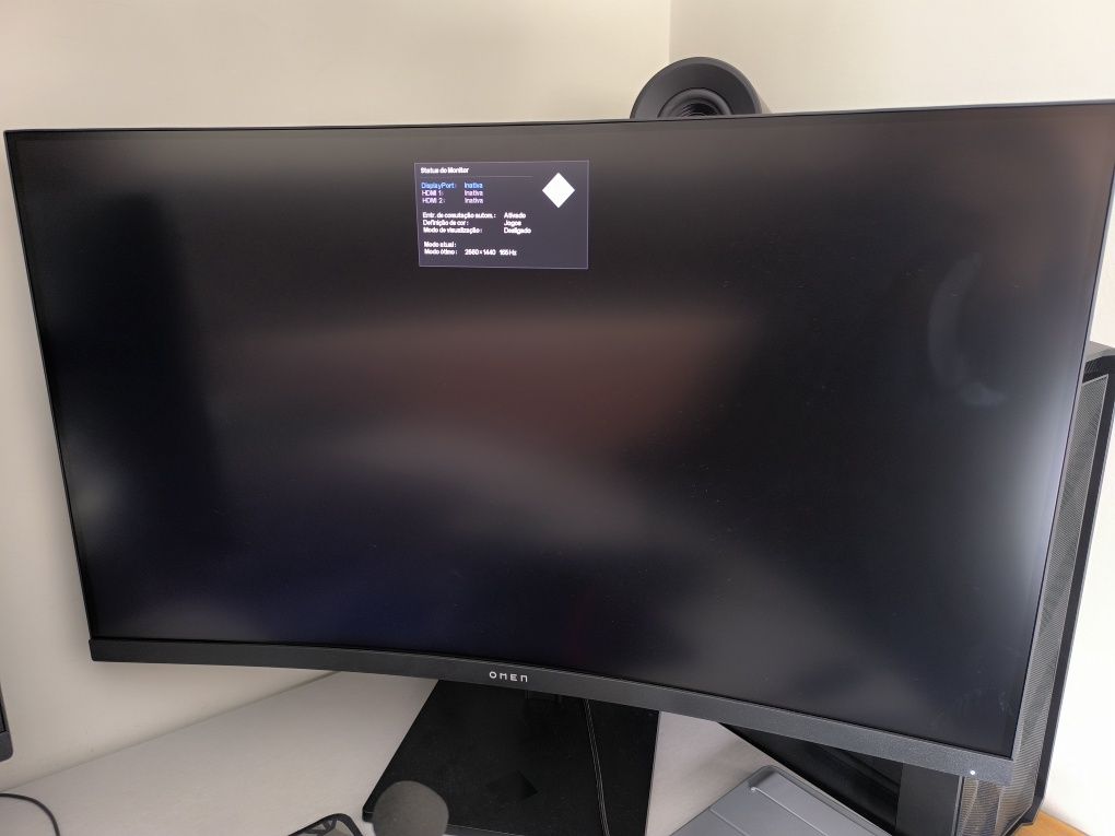 Monitor Curvo OMEN, 32", 165HZ, 1440p **COMO NOVO**