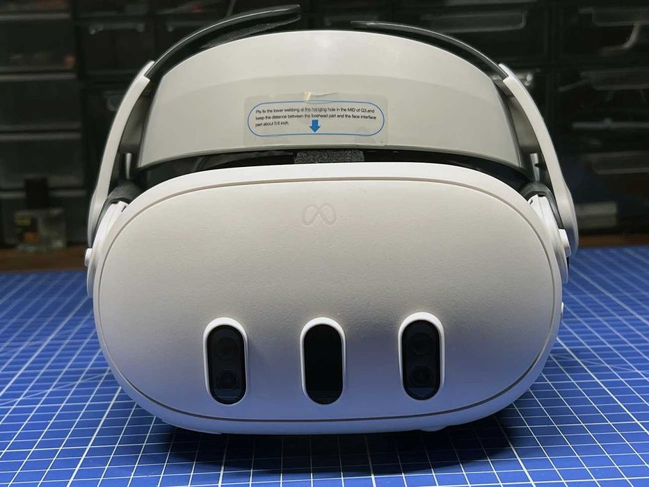 Meta Quest 3 128GB + HeadStrap z dodatkową baterią - Stan Idealny