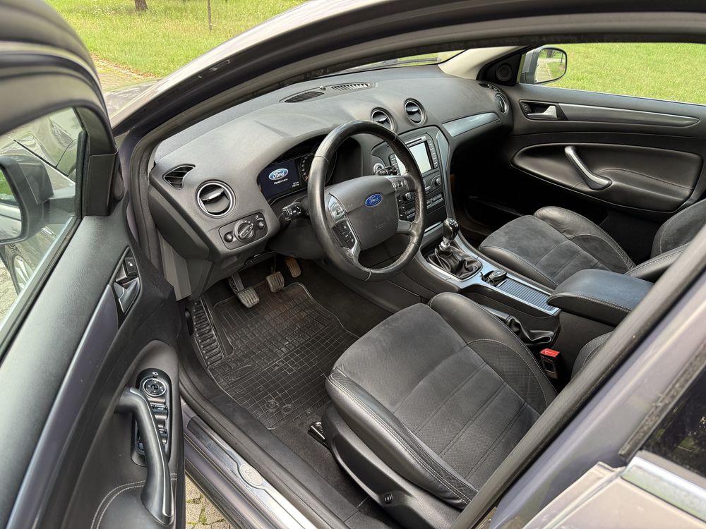 Ford Mondeo TITANIUM/CONVERS+/NAVI/PDC przód i tył/keyless go/bi-xenon
