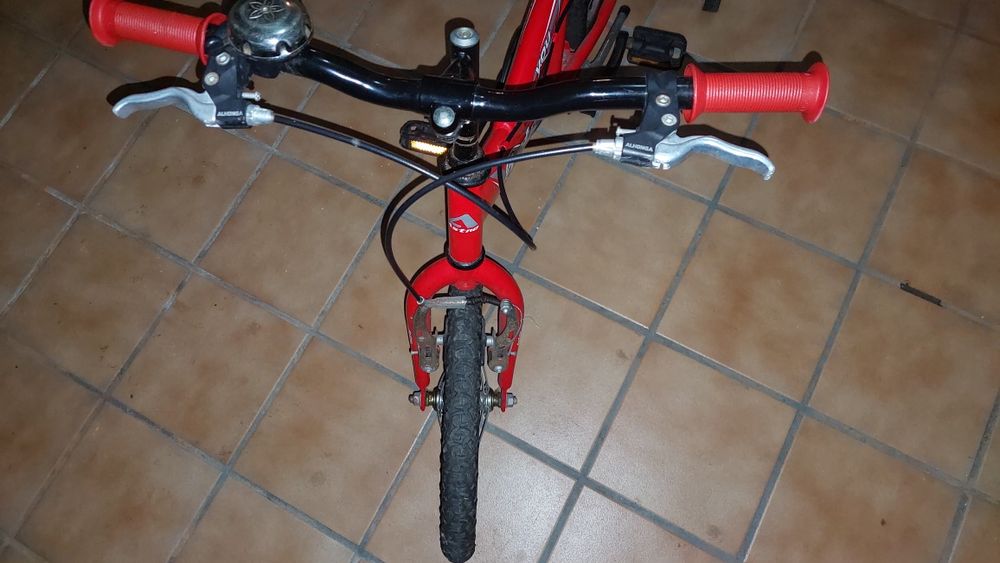 Bicicleta de criança com rodinhas