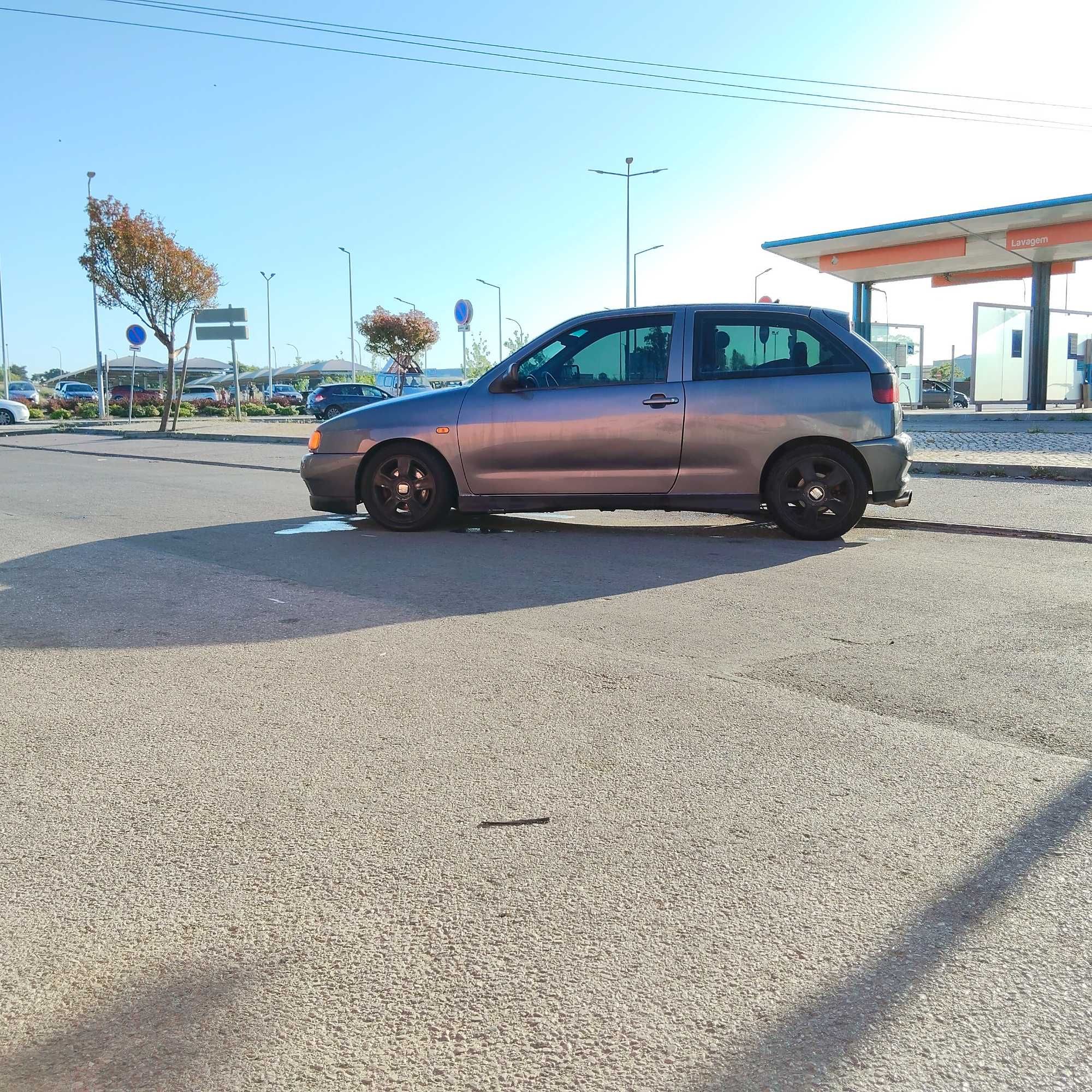 SEAT 6k 5 lugares