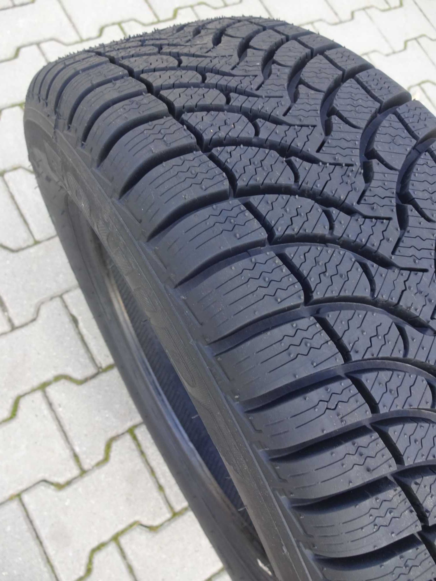 4x Opony Bieżnikowane 205/60R16 Zimowe ALPIN 4 Nowe