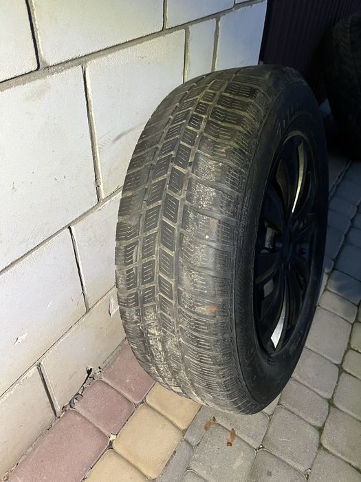 Opony z felgami 215/70R16 lub same felgi.