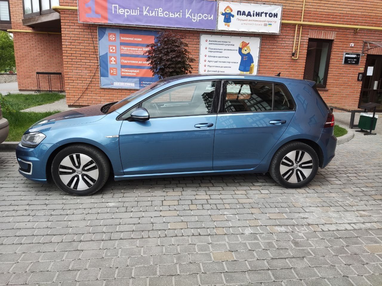 VW  e-golf 7 титани, алюмінієві  6.5JxR16 et46 5ge601025 Nokian Hakka