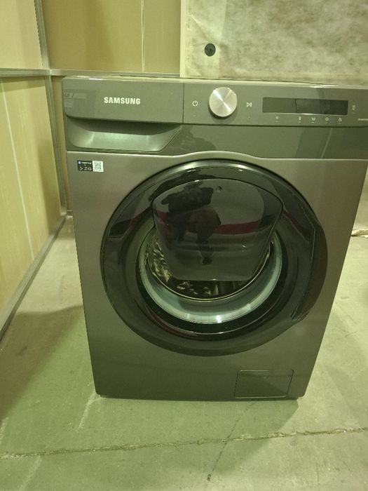 Máquina de lavar roupa nova 350€ com factura e garantia