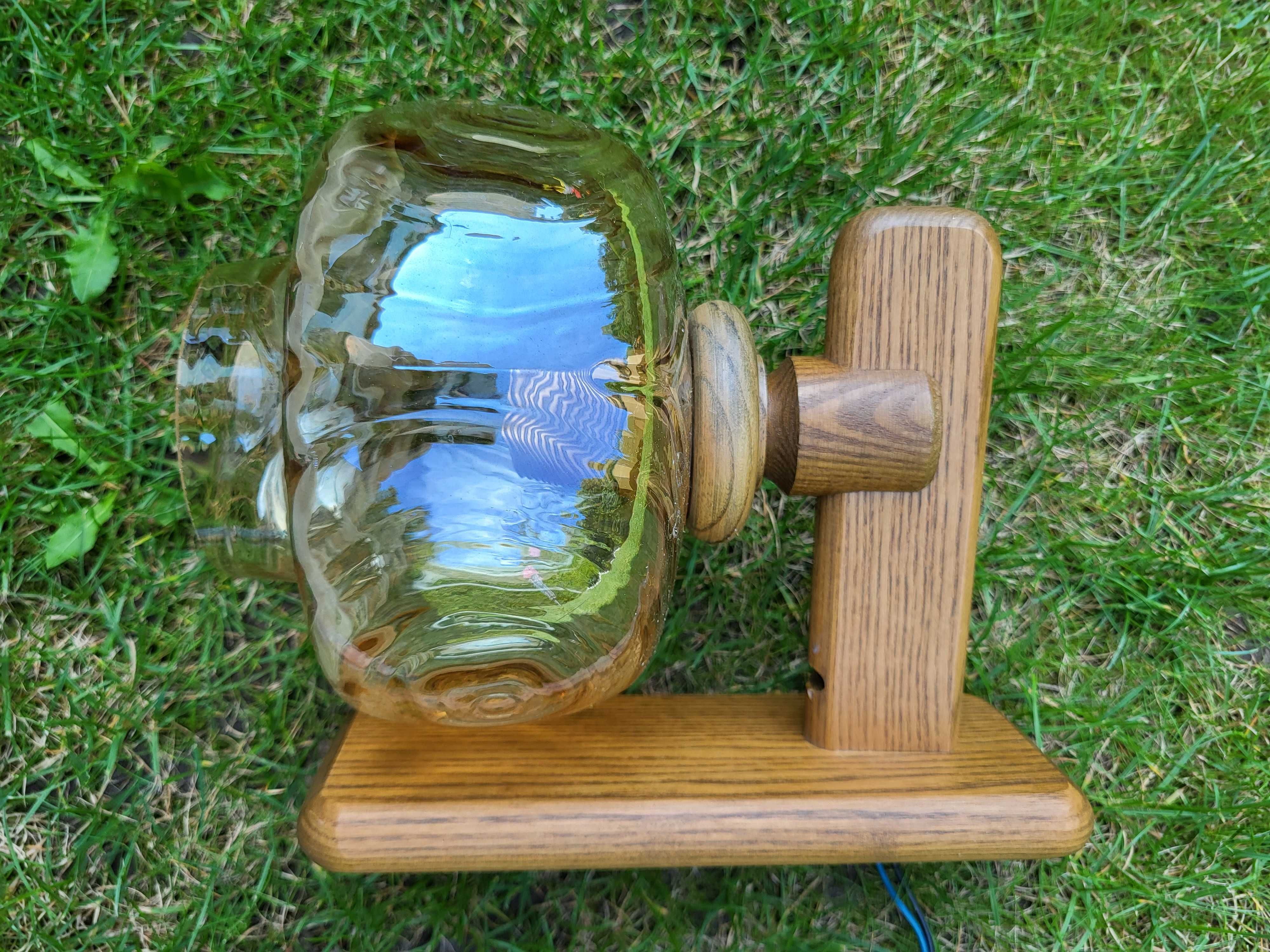 2 Kinkiety szklane w oprawie z drewna dębowego