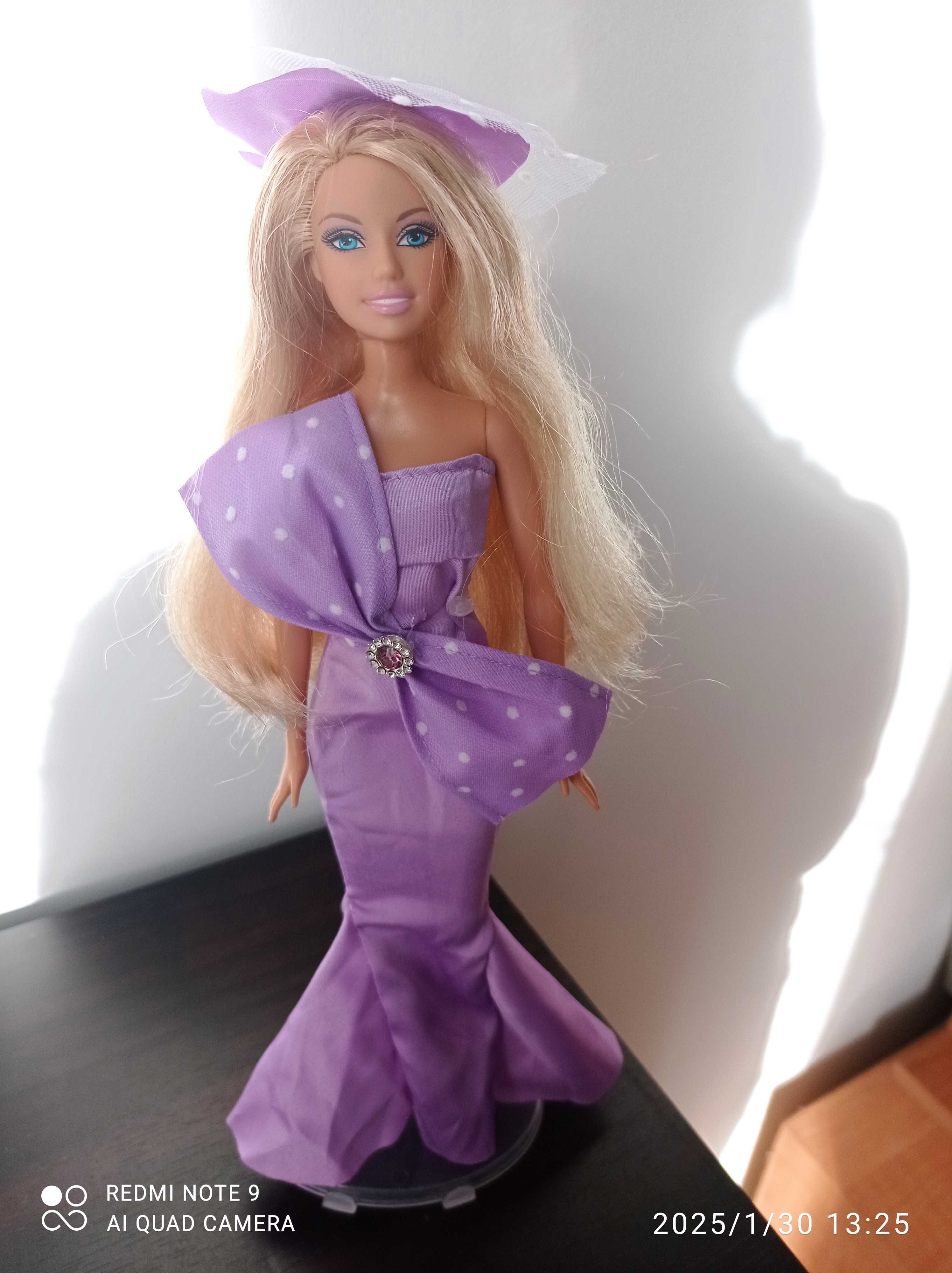 Ubranka dla Barbie - sukienka wieczorowa z kapeluszem
