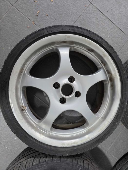 Jantes 17 4x100 com Pneus 205 / 40 / R17