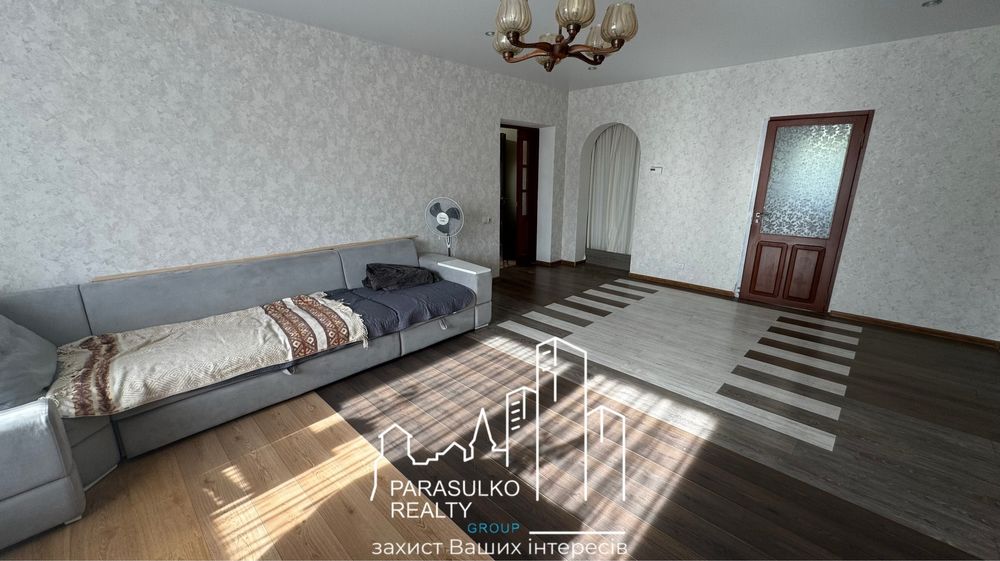 Продам просторий будинок