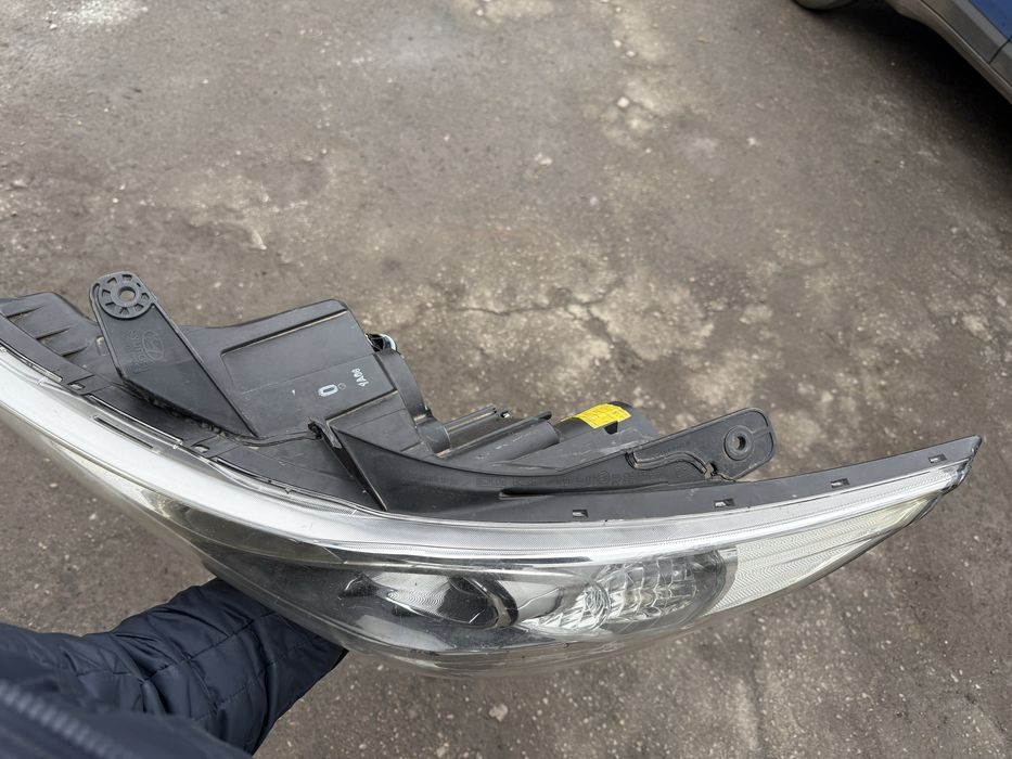 Фара Sonata YF, левая фара