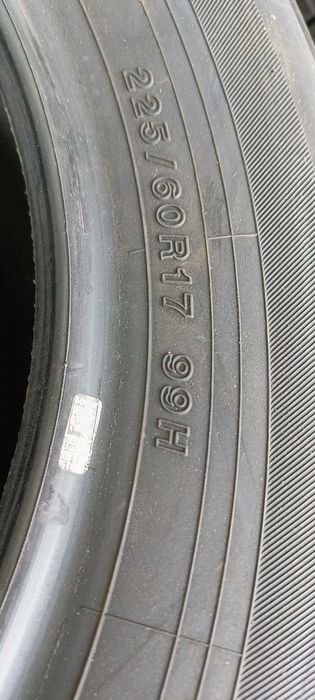 opona letnia 225/60R17 99H Yokohama bluearthve70