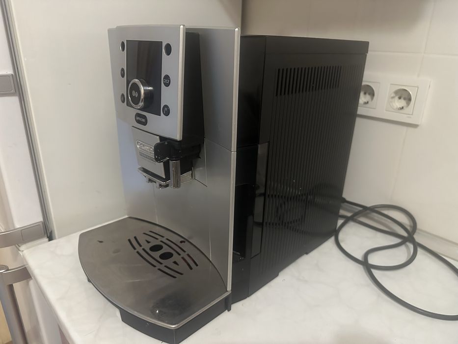 Продам кофе машину делончи