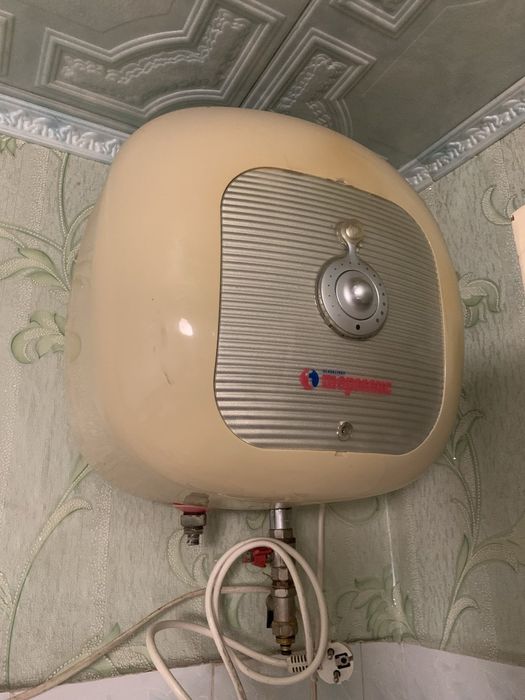 Водонагревательный бак Термекс Н15-0