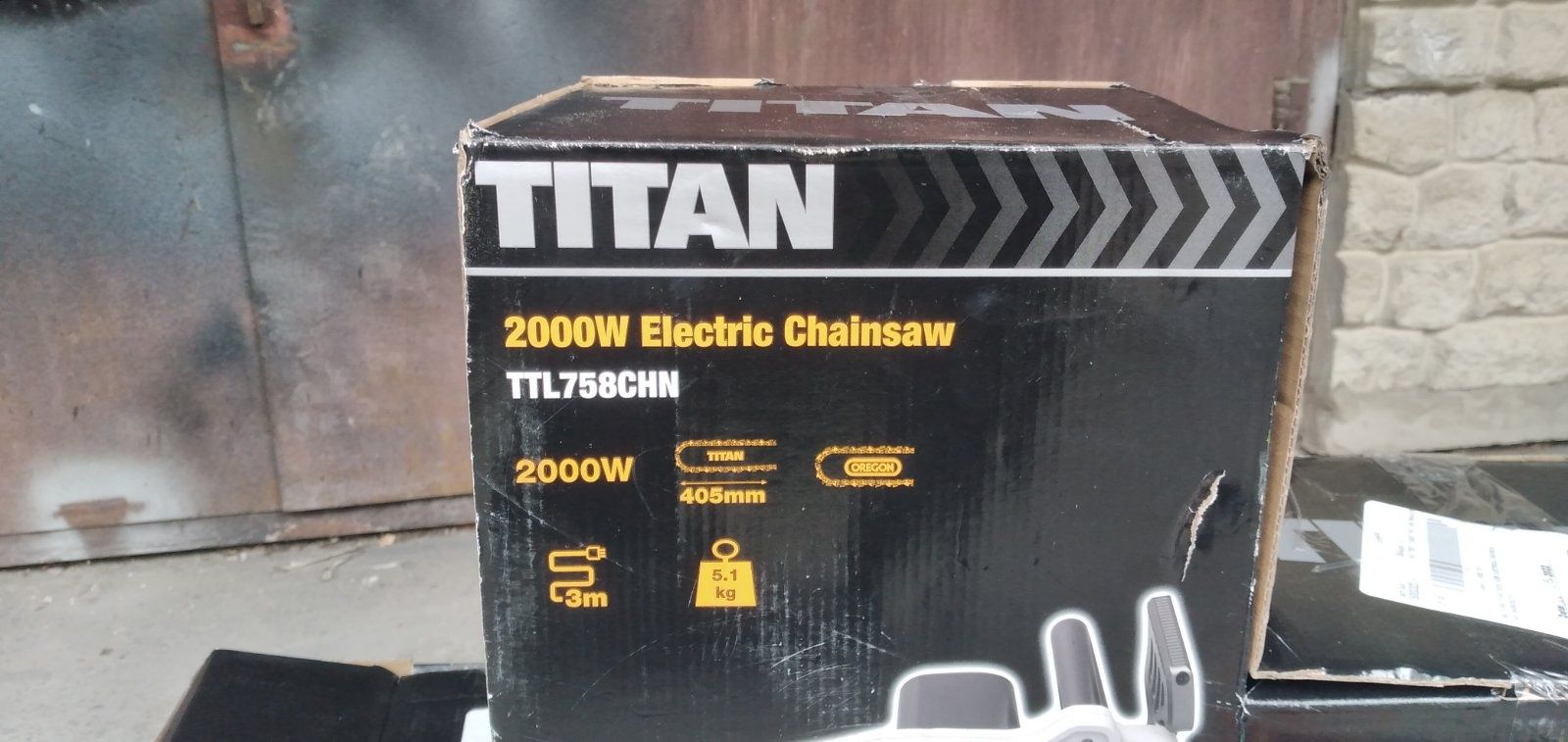 Електропили Пила електрична 2000 Вт Titan