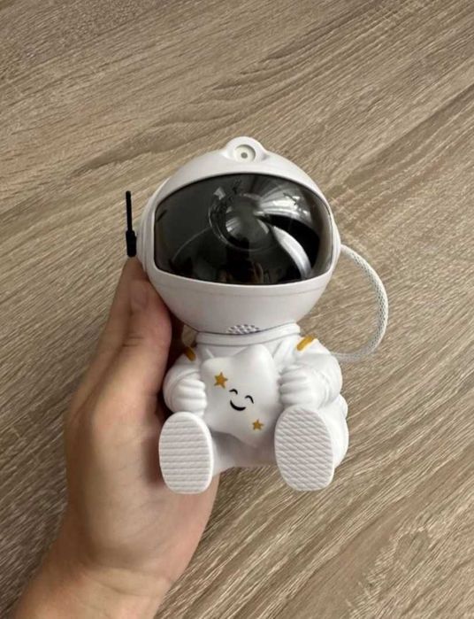 Нічник проектор зоряного неба великийц  космонавт