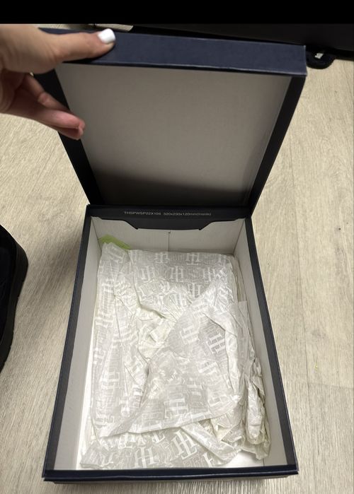 Tommy Hilfiger чорні дутіки уггі чоботи