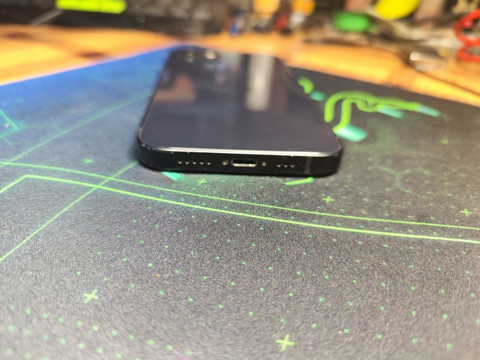 Apple 12 iCloud заблокований