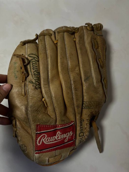 Велика бейсбольна перчатка