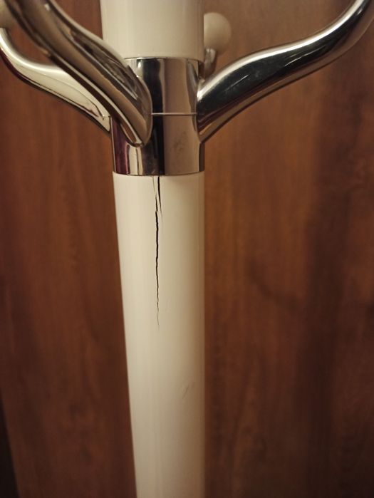 Wieszak na ubrania stojący