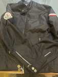 Casaco Moncler tamnho M  muito bom …