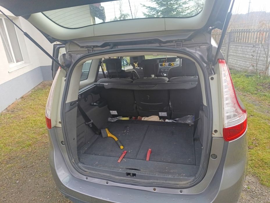 Продам renault grand scenic 2010 1.9 dci