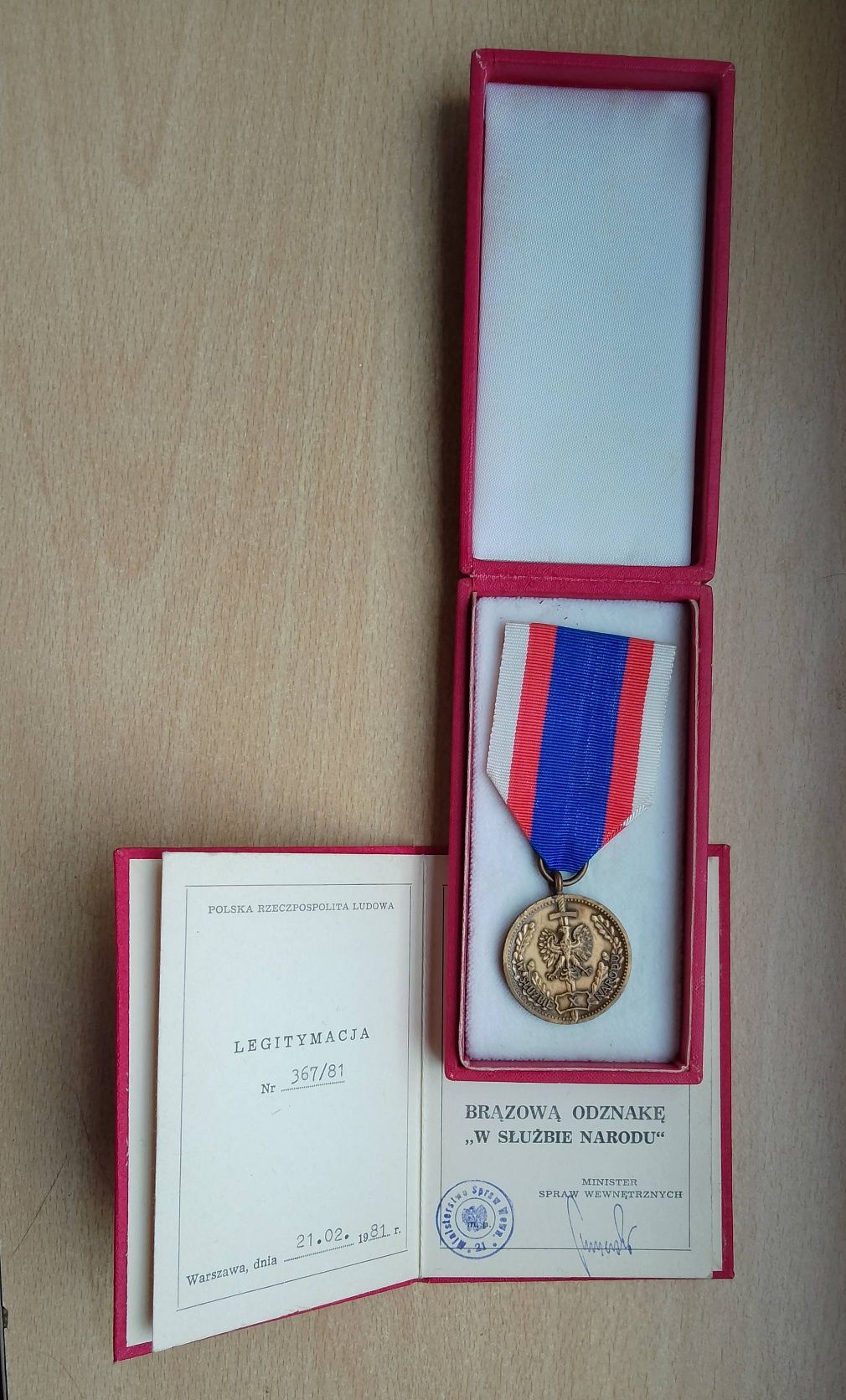 Medal i legitymacja MSW