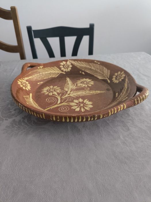 Prato de barro desenho flores