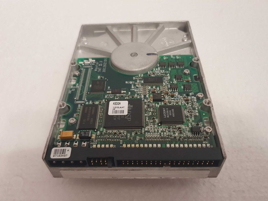 Vintage Internal Hard Drive - Maxtor N256 - 3.2 GB64309873480577121