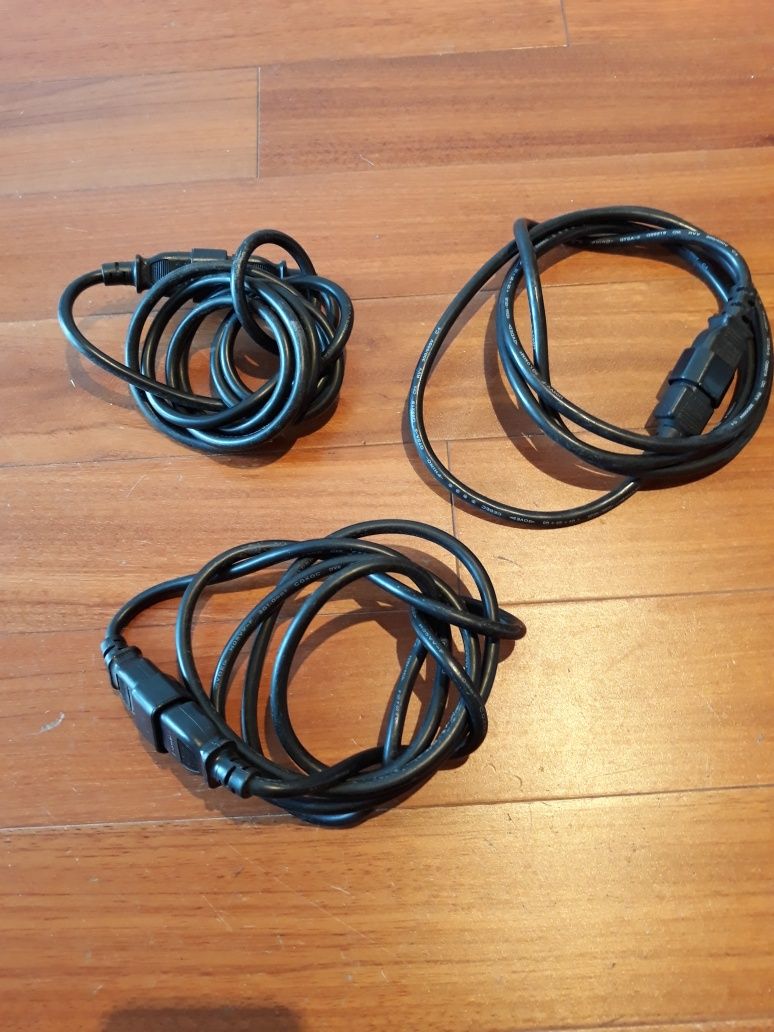 Pack 3 cabos para ligação PCs a UPS
