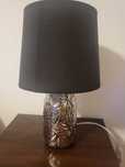 Lampa z czarny, abażurem