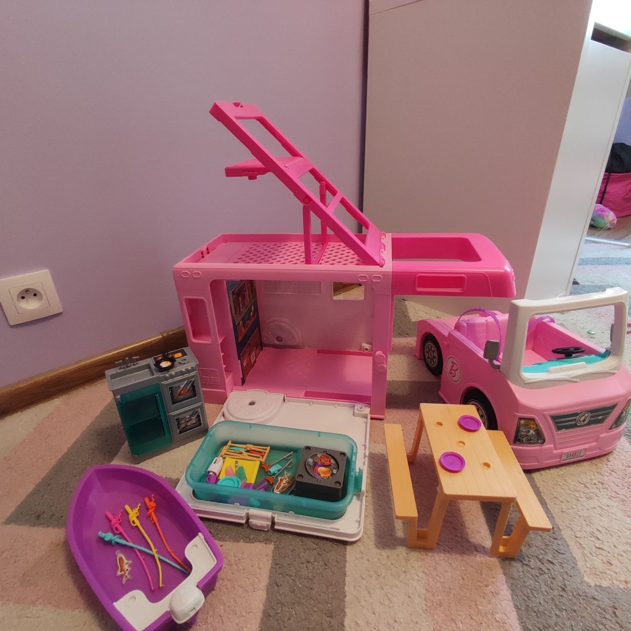 Kamper Barbie z akcesoriami
