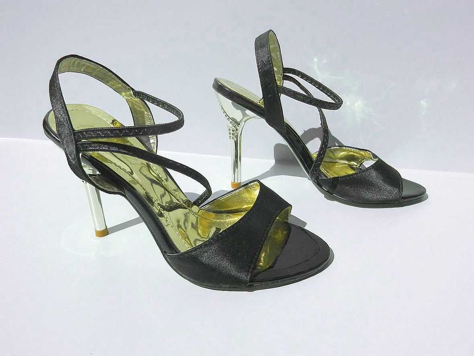 Seksowne ubierające nogę *HONIZI* roz 36