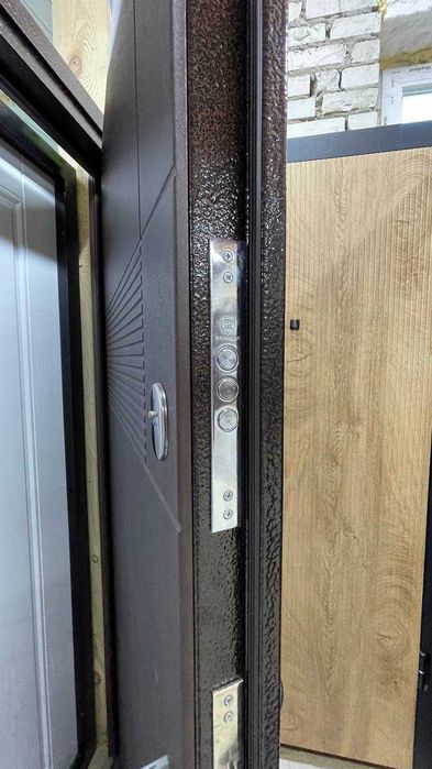 Двері металеві Метал - МДФ ПВХ 80 вулиця : в наявності