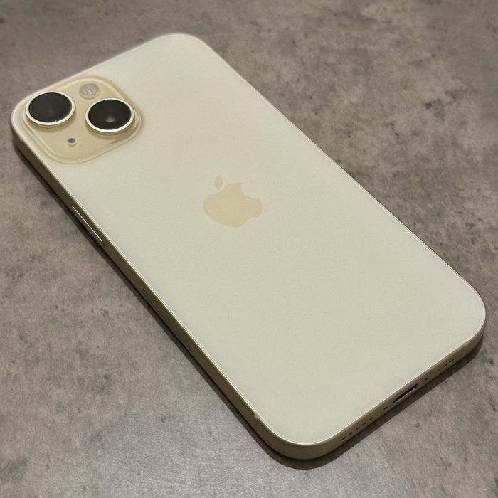 Apple Iphone 15 yellow