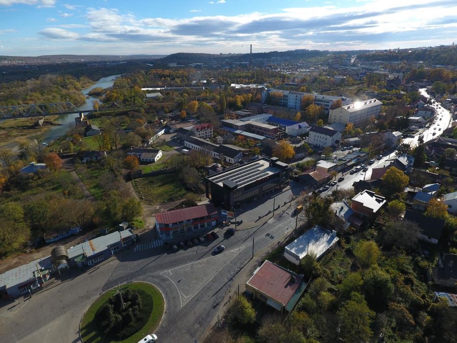 Продаж  виробництва  з землею 1 га