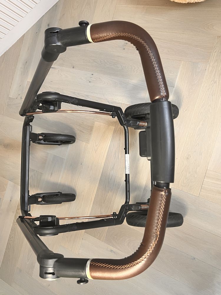 Коляска итальянская 2 в 1 Peg Perego Veloce ( люлька + прогулочная )