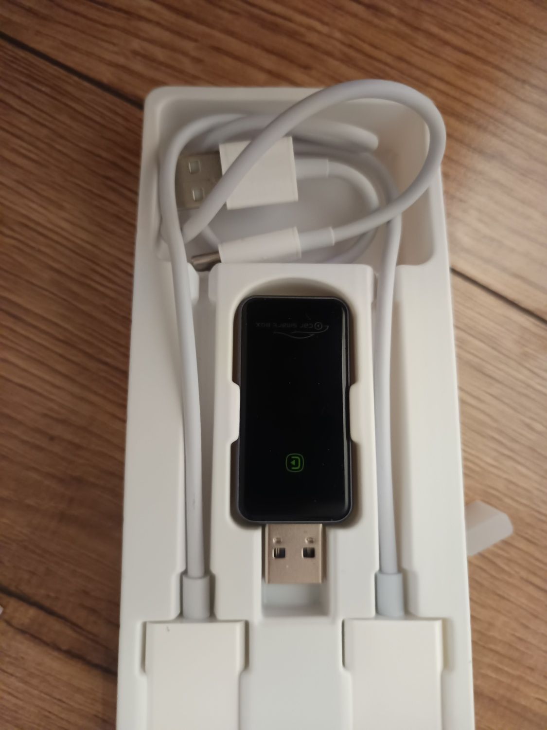 Bezprzewodowy adapter CarPlay WiFi Plug i Play