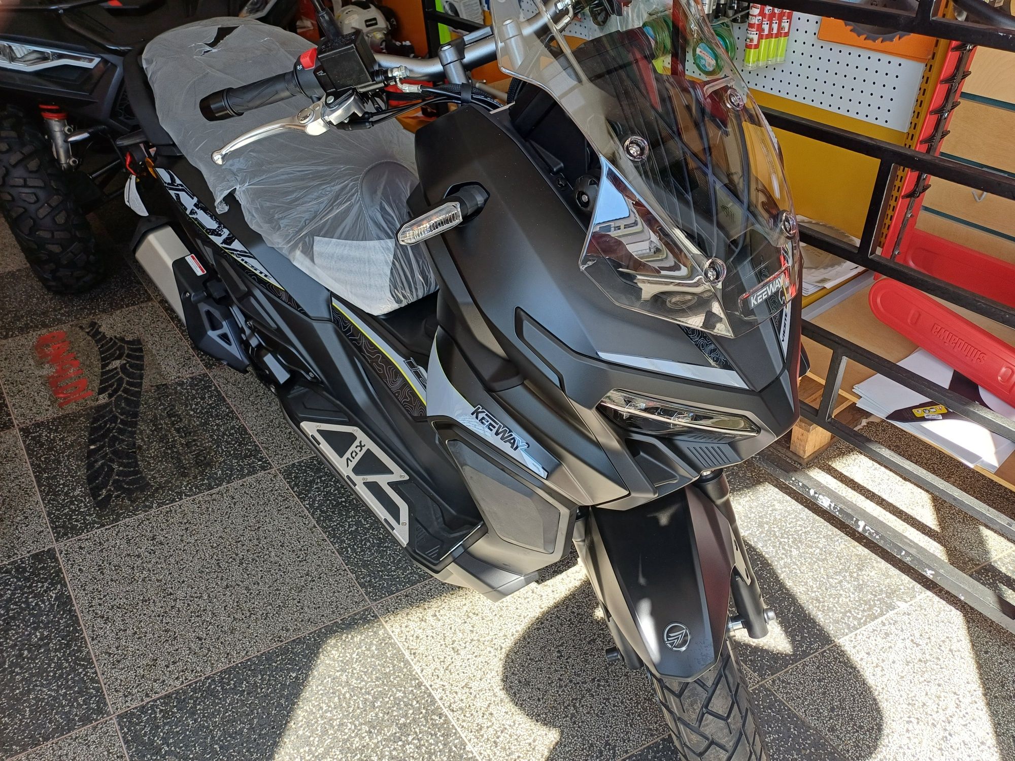 Keeway vieste xdv 125 igual a nova