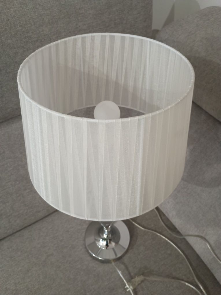 Sprzedam lampę na komodę