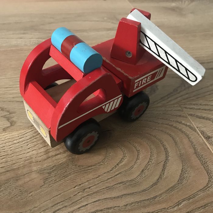 Wóz strażacki, zabawka drewniana dla chłopca