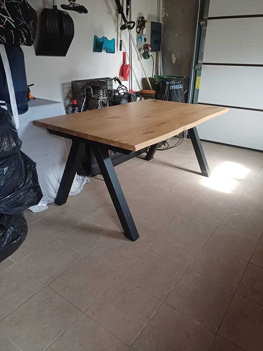 stół dębowy lakierowany